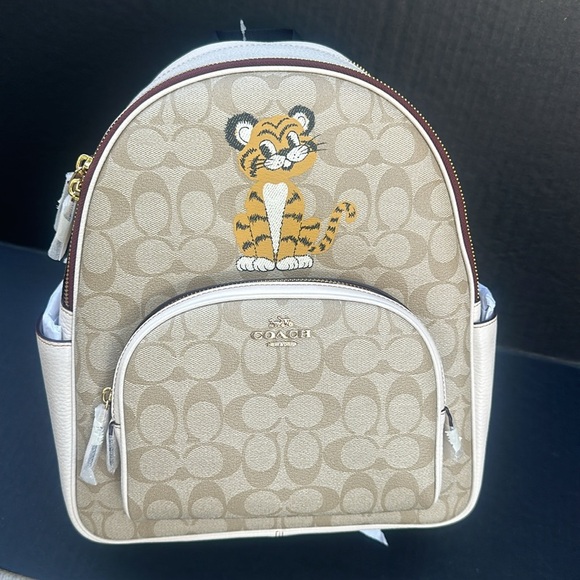 New COACH Backpack In Signature Canvas With Tiger - Picture 6 of 12